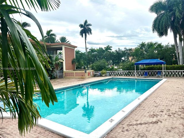 26 Diplomat Pkwy 2263, Hallandale Beach, FL 33009