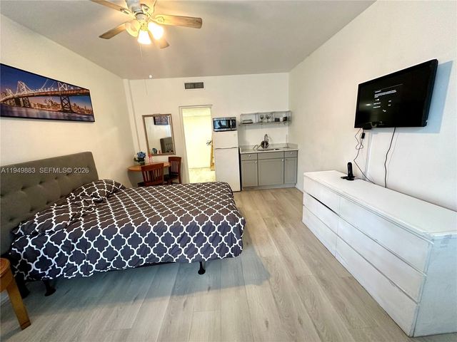 26 Diplomat Pkwy 2263, Hallandale Beach, FL 33009