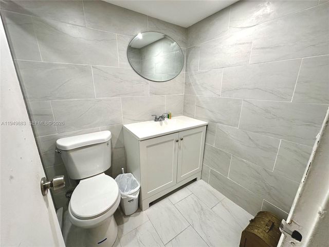 26 Diplomat Pkwy 2263, Hallandale Beach, FL 33009