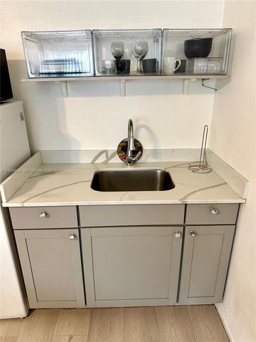 26 Diplomat Pkwy 2263, Hallandale Beach, FL 33009