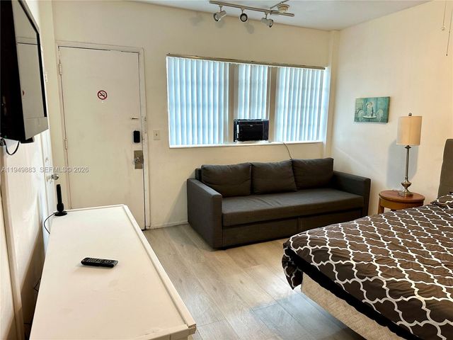 26 Diplomat Pkwy 2263, Hallandale Beach, FL 33009