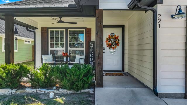 221 Lovers Path Drive, Springtown, TX 76082