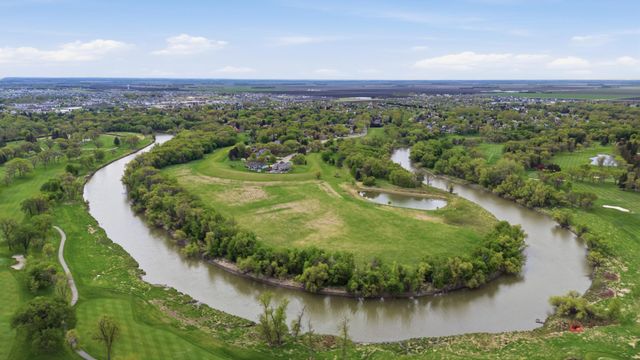 3500 Riverview Circle, Moorhead, MN 56560