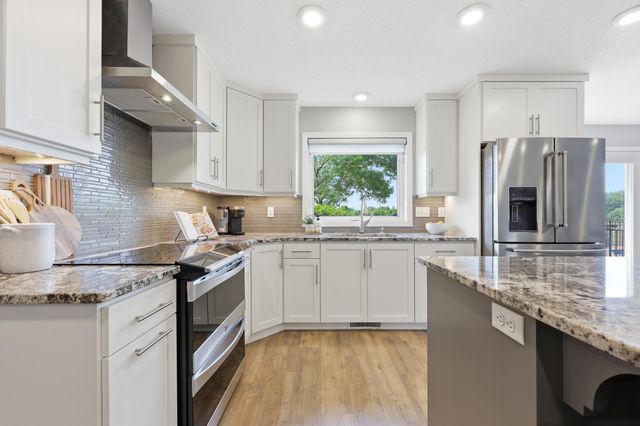 3500 Riverview Circle, Moorhead, MN 56560