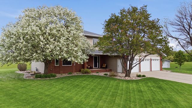 3500 Riverview Circle, Moorhead, MN 56560