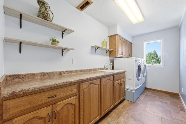 3500 Riverview Circle, Moorhead, MN 56560