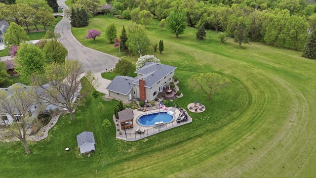 3500 Riverview Circle, Moorhead, MN 56560