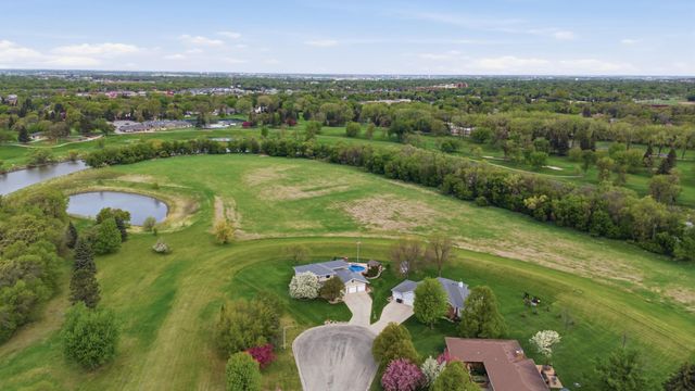 3500 Riverview Circle, Moorhead, MN 56560