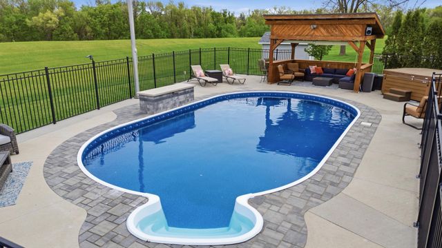 3500 Riverview Circle, Moorhead, MN 56560