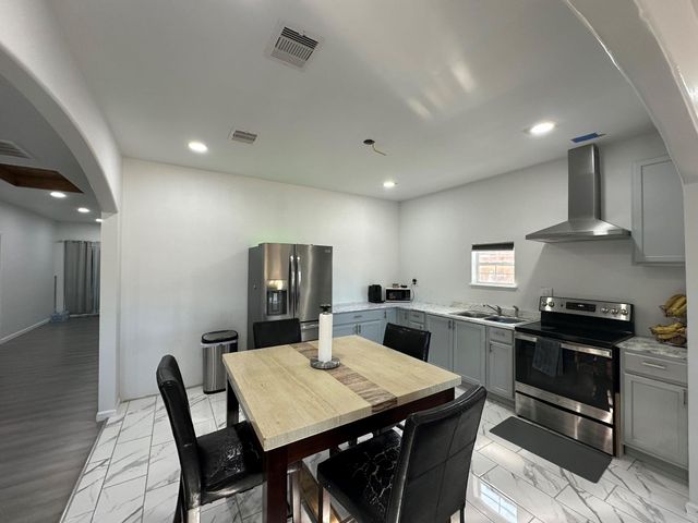 2210 Road 5500, Cleveland, TX 77327