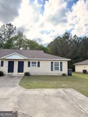 412 Lawnwood Court, Kingsland, GA 31548