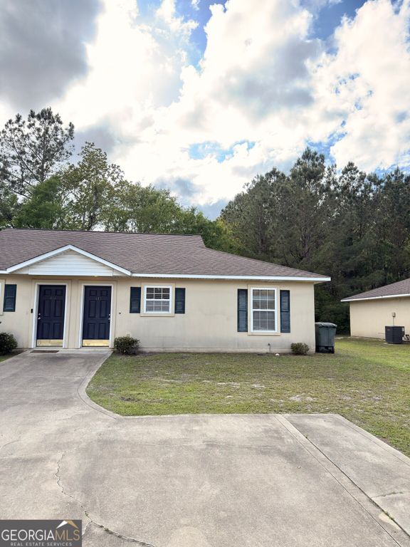 412 Lawnwood Court, Kingsland, GA 31548
