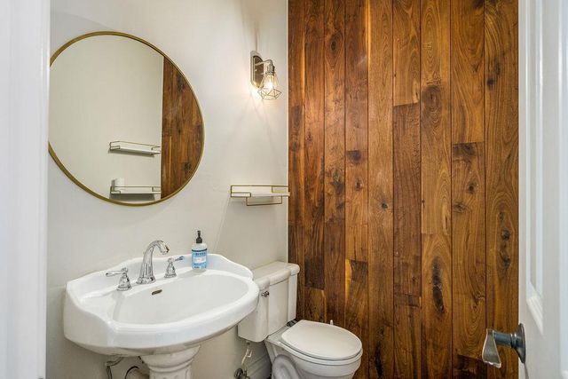 2416 Glen Hollow Road, Edmond, OK 73034