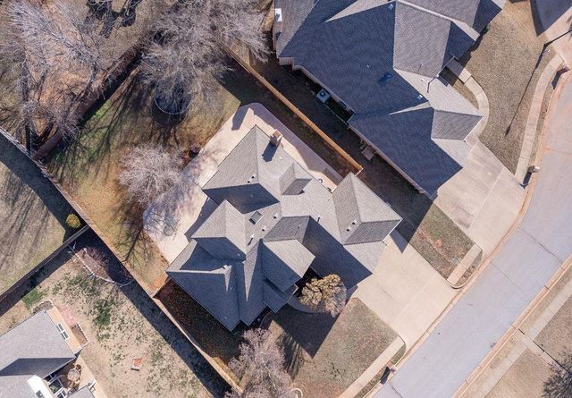 2416 Glen Hollow Road, Edmond, OK 73034