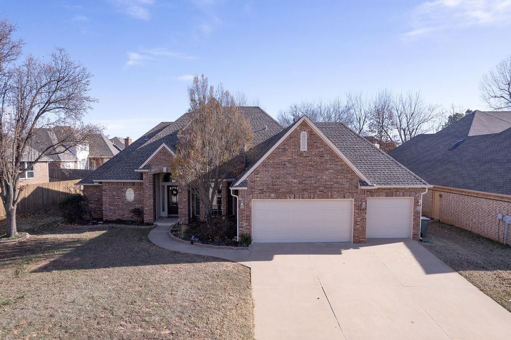 2416 Glen Hollow Road, Edmond, OK 73034