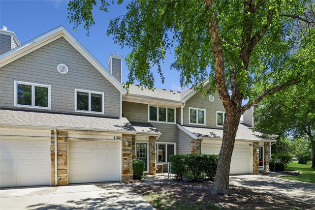 811 Burr Oaks Drive 1102, West Des Moines, IA 50266
