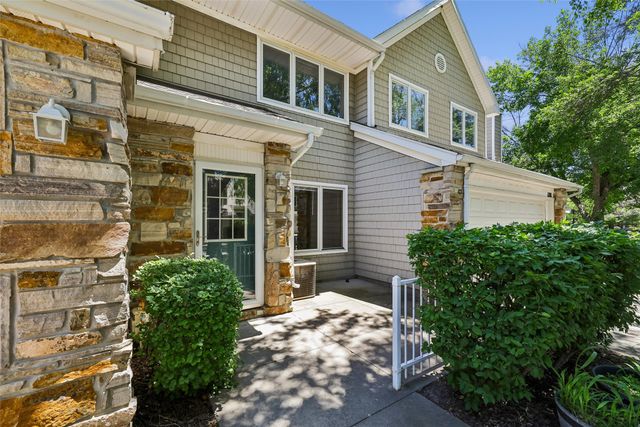811 Burr Oaks Drive 1102, West Des Moines, IA 50266