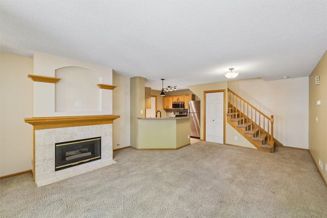 811 Burr Oaks Drive 1102, West Des Moines, IA 50266