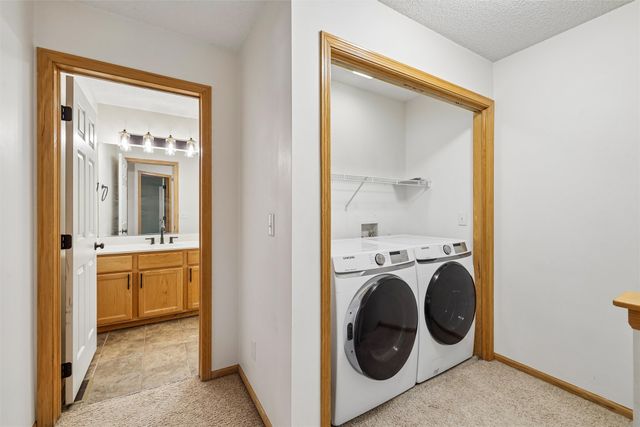 811 Burr Oaks Drive 1102, West Des Moines, IA 50266