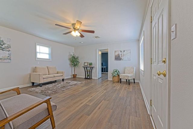 616 E Maple Avenue, Stillwater, OK 74074