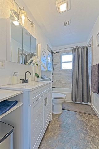 616 E Maple Avenue, Stillwater, OK 74074