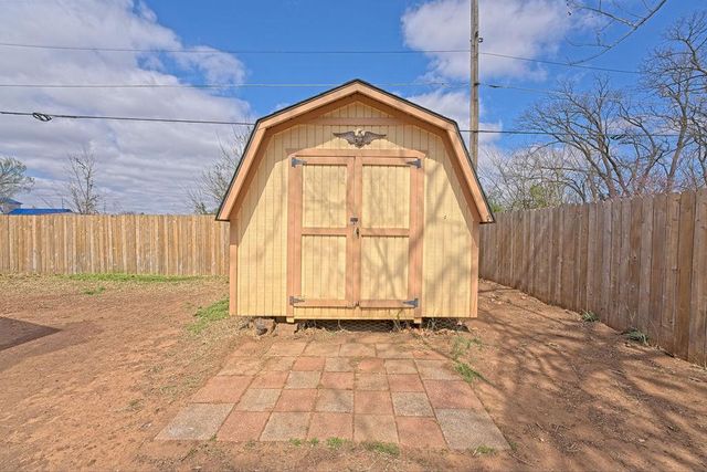 616 E Maple Avenue, Stillwater, OK 74074