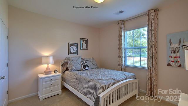 637 17th Avenue Drive NE, Hickory, NC 28601