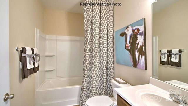 637 17th Avenue Drive NE, Hickory, NC 28601