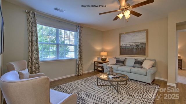 637 17th Avenue Drive NE, Hickory, NC 28601