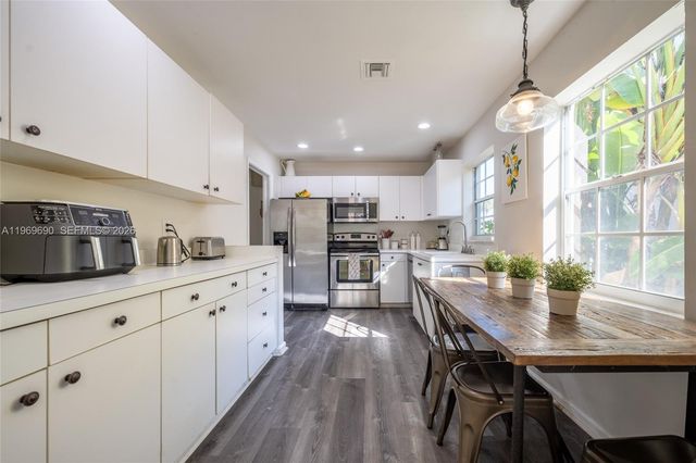 2668 Country Golf Dr, Wellington, FL 33414