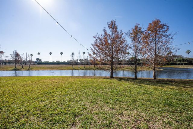 2668 Country Golf Dr, Wellington, FL 33414