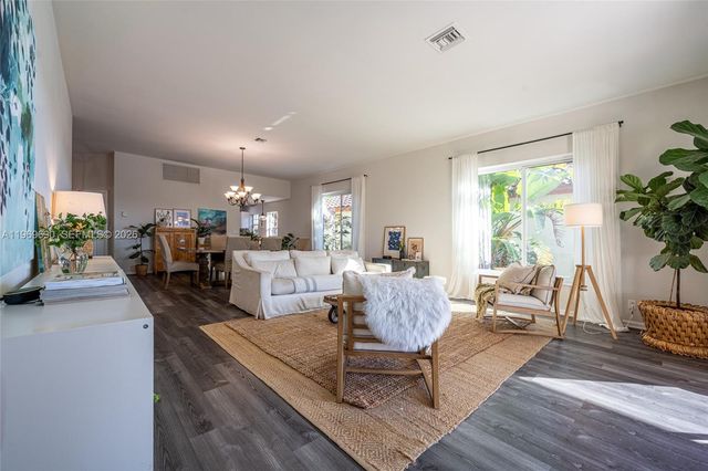 2668 Country Golf Dr, Wellington, FL 33414