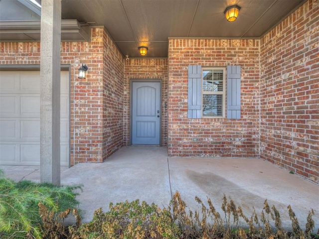 18505 Melogold Drive, Edmond, OK 73012