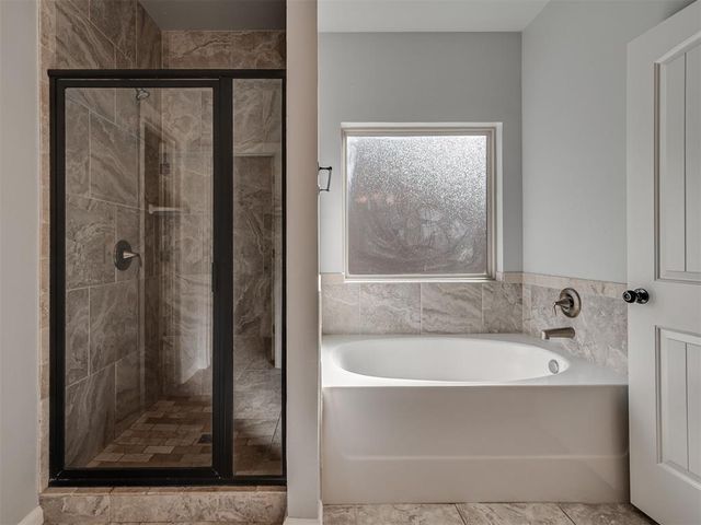 18505 Melogold Drive, Edmond, OK 73012