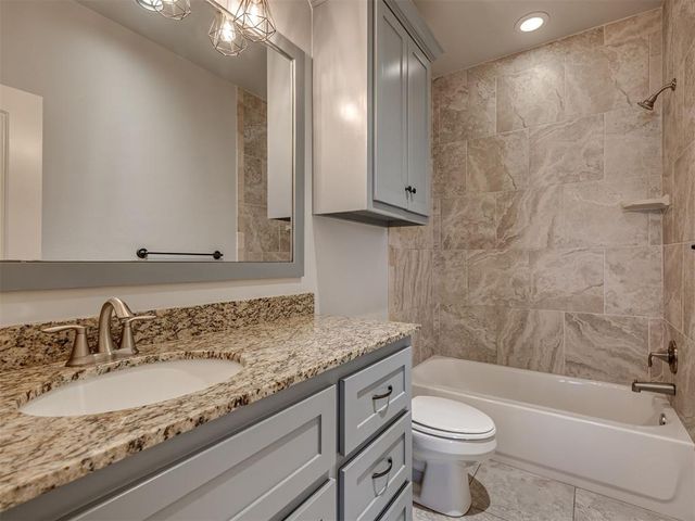 18505 Melogold Drive, Edmond, OK 73012