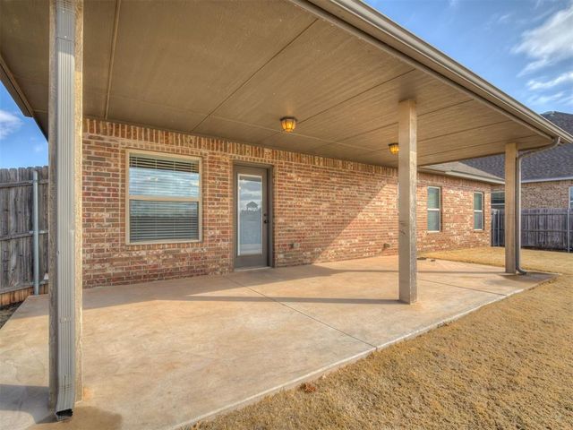 18505 Melogold Drive, Edmond, OK 73012