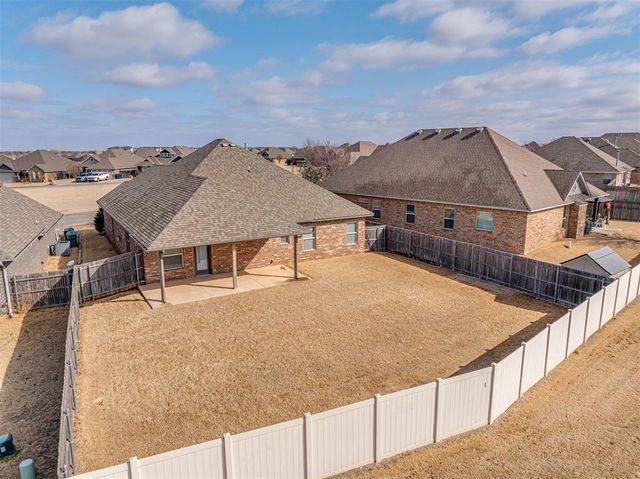 18505 Melogold Drive, Edmond, OK 73012