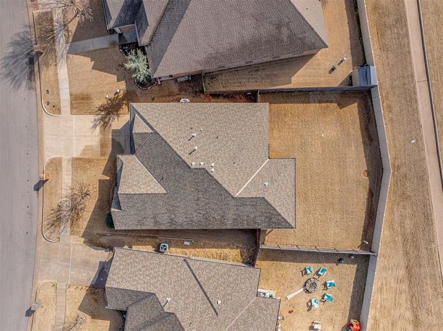 18505 Melogold Drive, Edmond, OK 73012