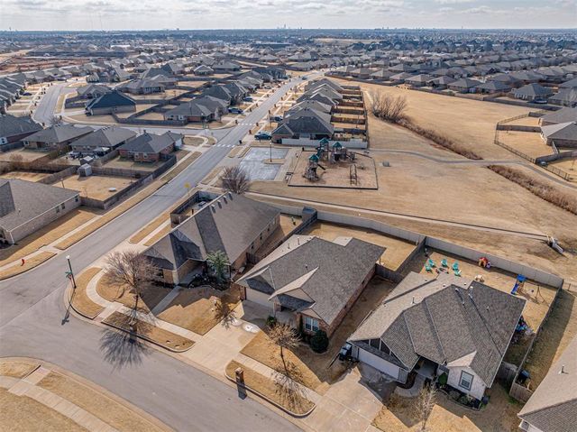 18505 Melogold Drive, Edmond, OK 73012