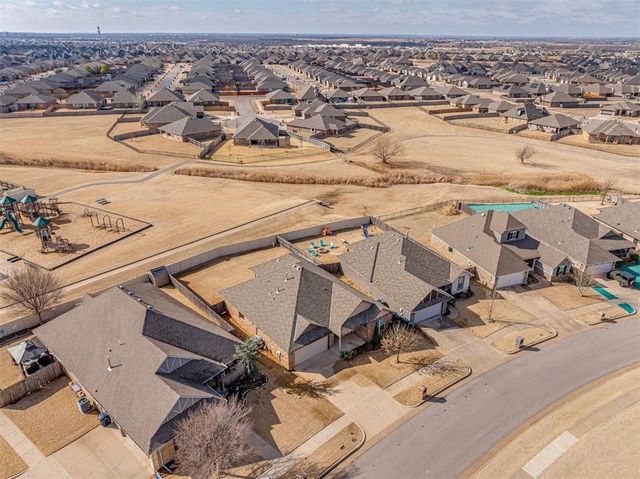 18505 Melogold Drive, Edmond, OK 73012