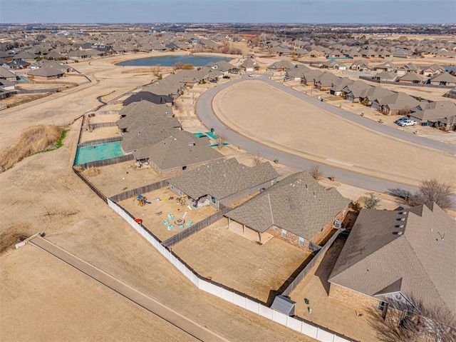 18505 Melogold Drive, Edmond, OK 73012