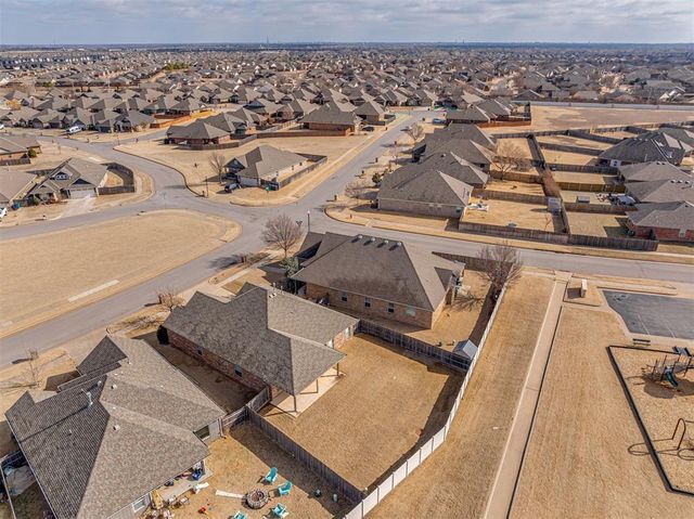 18505 Melogold Drive, Edmond, OK 73012