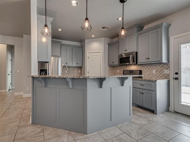 18505 Melogold Drive, Edmond, OK 73012