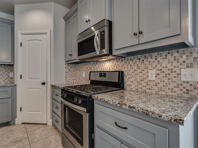 18505 Melogold Drive, Edmond, OK 73012