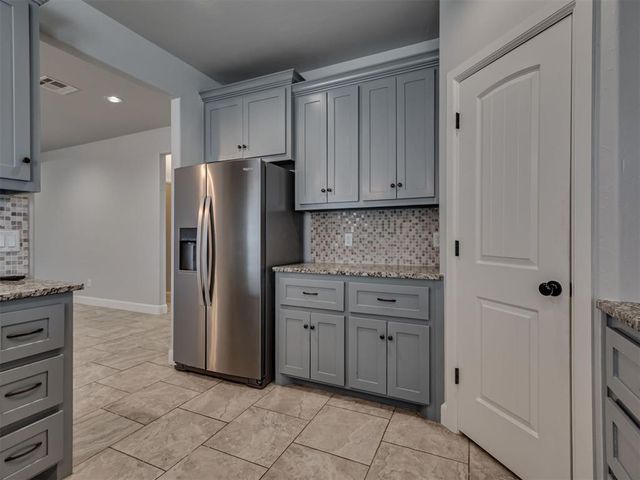 18505 Melogold Drive, Edmond, OK 73012