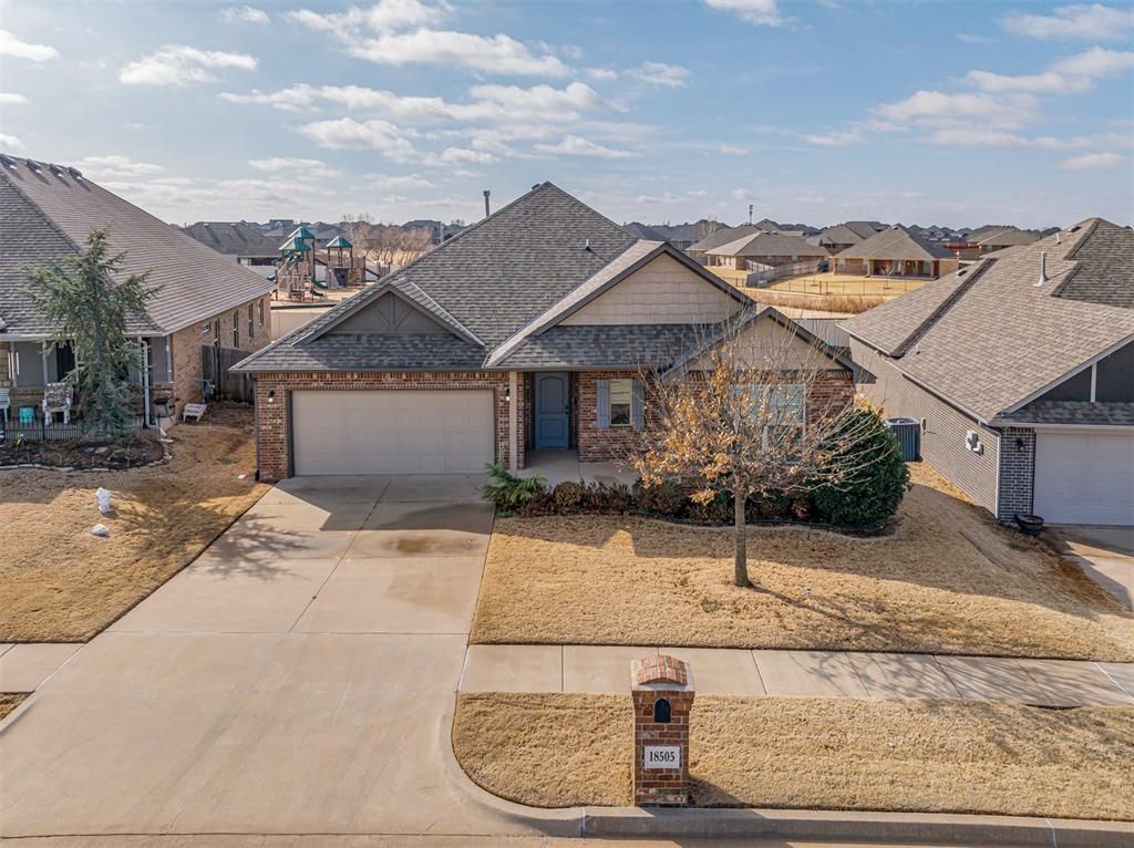 18505 Melogold Drive, Edmond, OK 73012