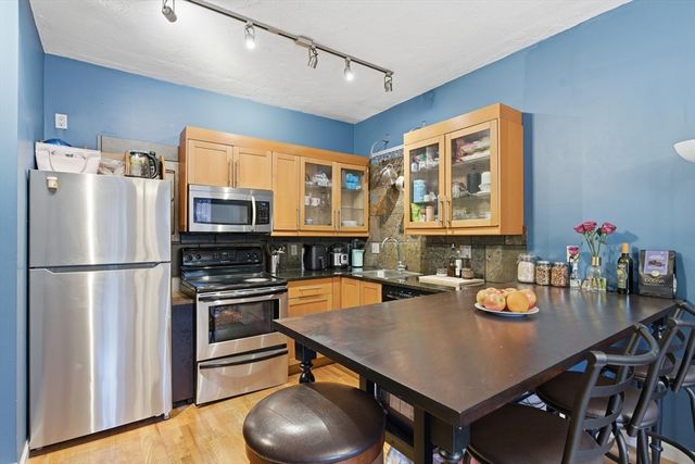 881 Harrison Ave 1, Boston, MA 02118