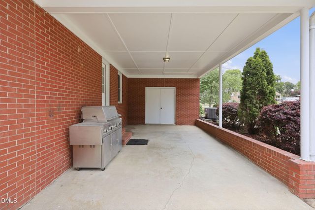 3801 W Allen Street W, Raleigh, NC 27603