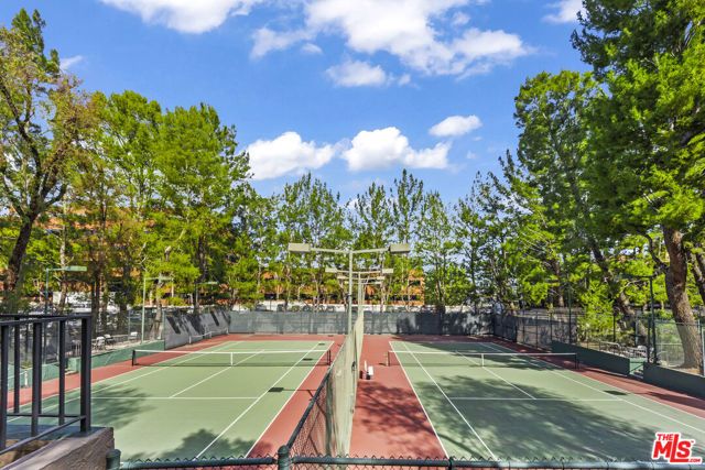 4752 Park Encino Lane 212, Encino (los Angeles), CA 91436