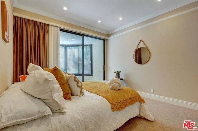 4752 Park Encino Lane 212, Encino (los Angeles), CA 91436